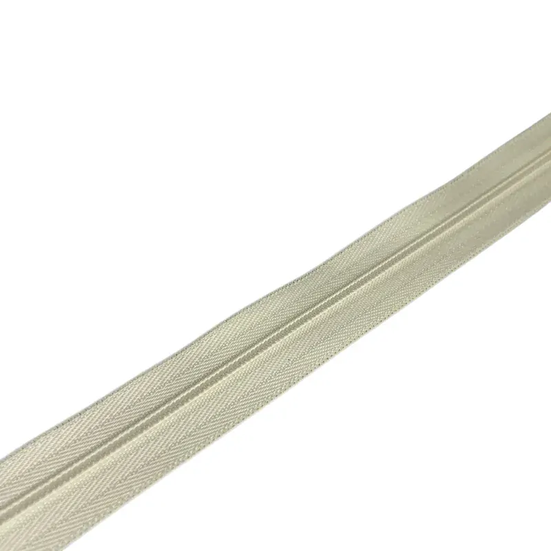 Spirálový zip 3mm-SMETANOVÁ po 25m